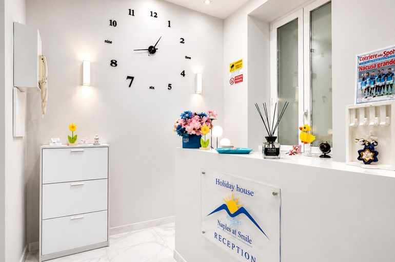 Public Area 2, Neve Al Sole Modern Suites near Metro Materdei in Naples Center, Napoli