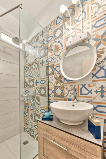 Bathroom 3, Kallas Apartments, Ionian Islands