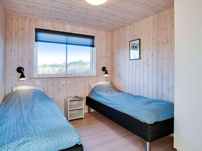 Bedroom 2, 5 Star Holiday Home in Ringkobing, Ringkøbing-Skjern