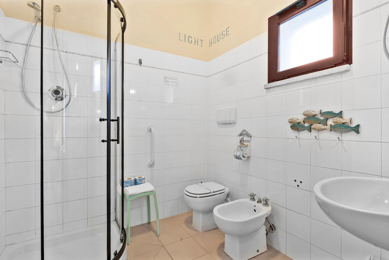 Bathroom 4, Hotel Kon Tiki, Livorno