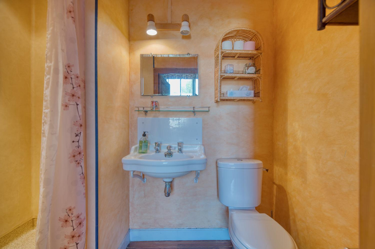 Bathroom 3, Abbaye De Villelongue, Aude