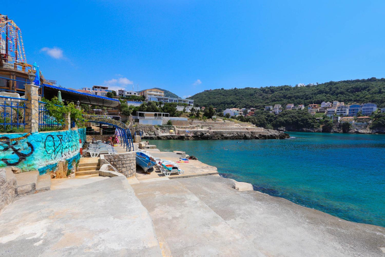 Others 2, El Mar Apartments
