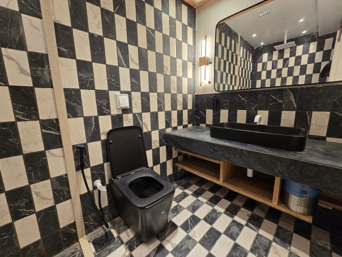 Bathroom 4, Hotel Raajkamal, Sirohi