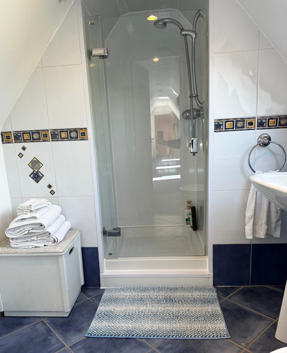 Bathroom 3, Carmichael Bed And Breakfast, Edinburgh