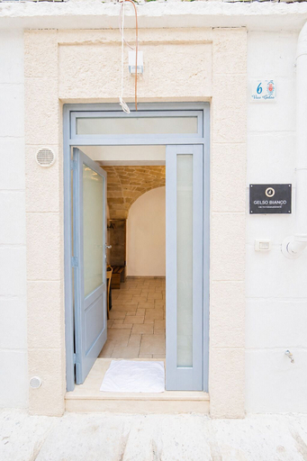 Exterior & Views 2, Palazzo Kapece, Bari