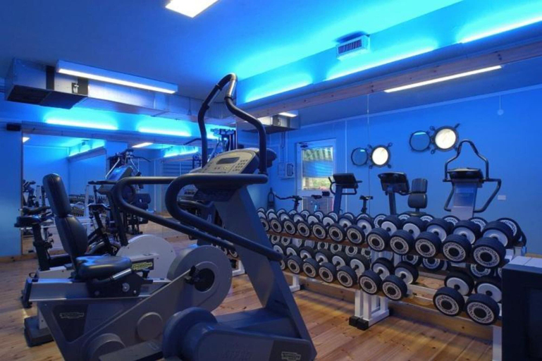 Fitness facility, Mobilheim auf dem Hugel mit Pool, Savona