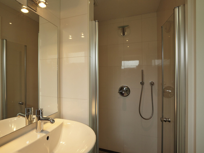 Bathroom 3, Holiday Home in Kortgene Near Lake Veere, Noord-Beveland