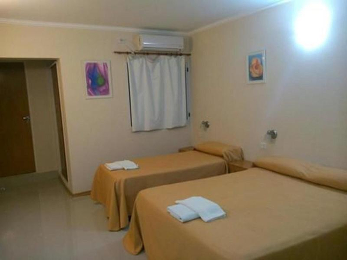 Bedroom 3, Cheltum Hotel, Rawson