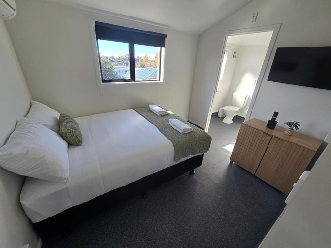 Bedroom 2, Microtel Lodge, Hamilton