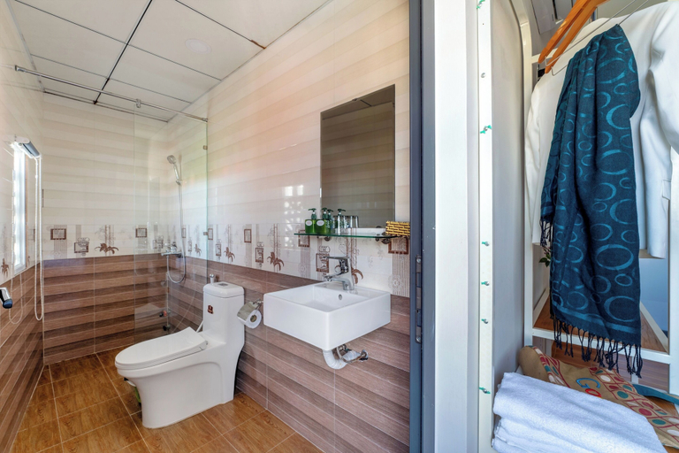 Bathroom 3, Lavila Hoi An Homestay, Da Nang