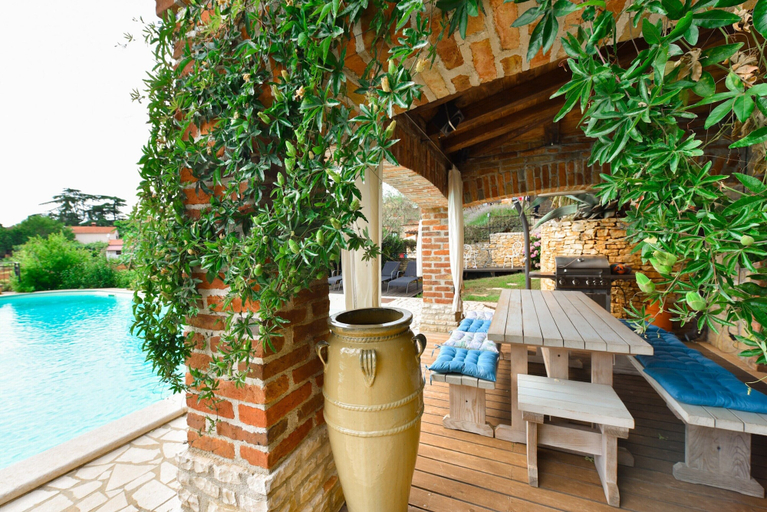 Balcony 5, Villa mit Pool in Kastelir fur 9 Personen, Kaštelir-Labinci