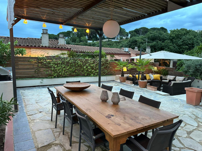 Food & Drinks, Villa Peralta Girona City w above ground Pool, Girona