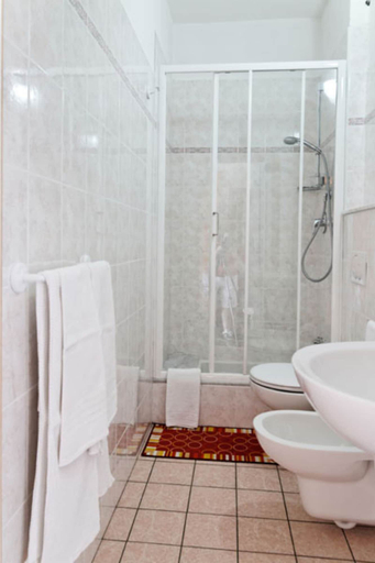 Bathroom 3, Apartment in Casanova Lerrone, Savona