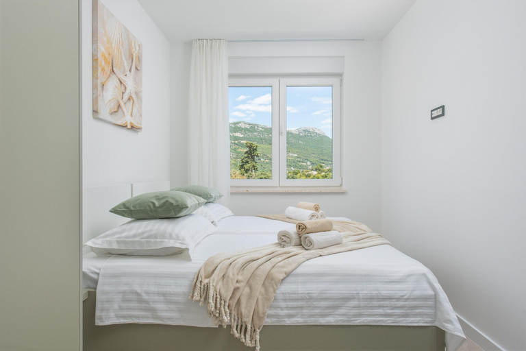 Room 3, Charming Seaside Villa Getaway, Kaštela
