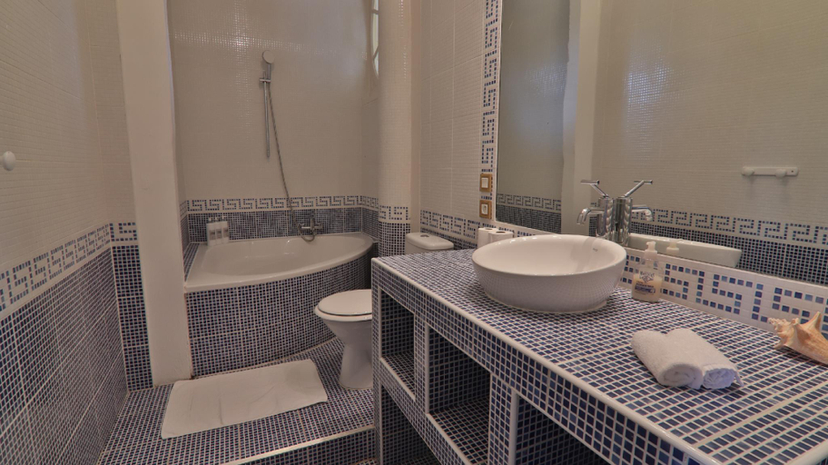 Bathroom 5, Chateau du boulay morin, Eure