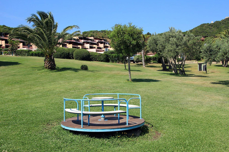 Outdoor dining, Cannigione di Arzachena Apartment for 5, Olbia-Tempio