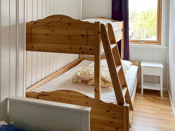 Bedroom 2, person holiday home in Anneland-By Traum, Gulen