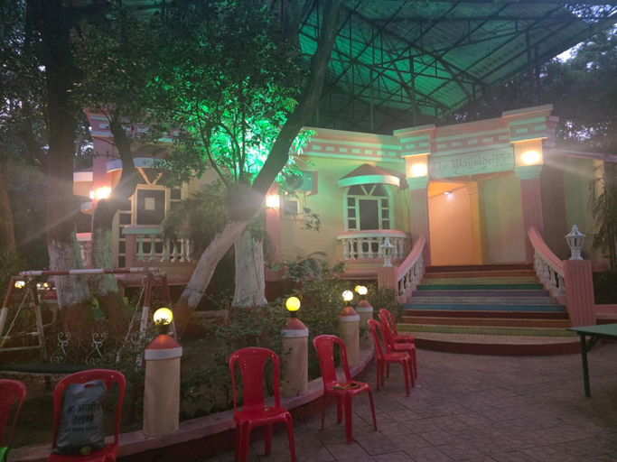 Others 3, The Wayside Inn, Raigarh