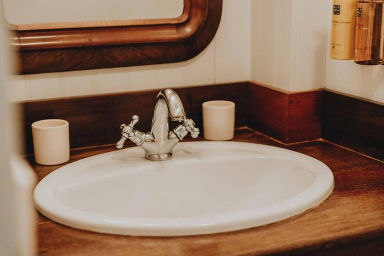 Bathroom 3, La Maison du Bassin, Gironde