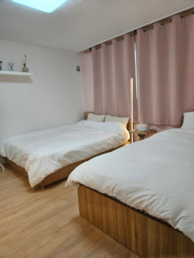 Bedroom 2, Hongdae ssuny house, Seodaemun