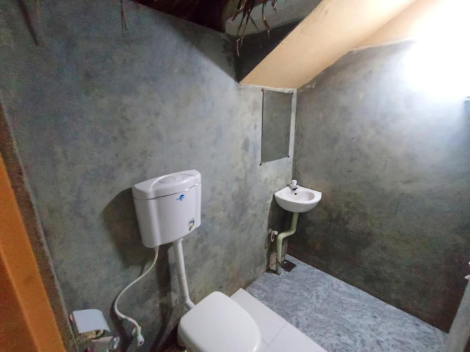 Bathroom 3, New Purple Villa, Weligama