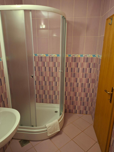 Bathroom 3, Apartments Elvira, Jelsa
