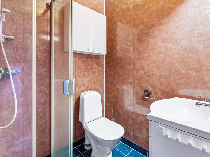 Bathroom 3, person holiday home in Anneland-By Traum, Gulen