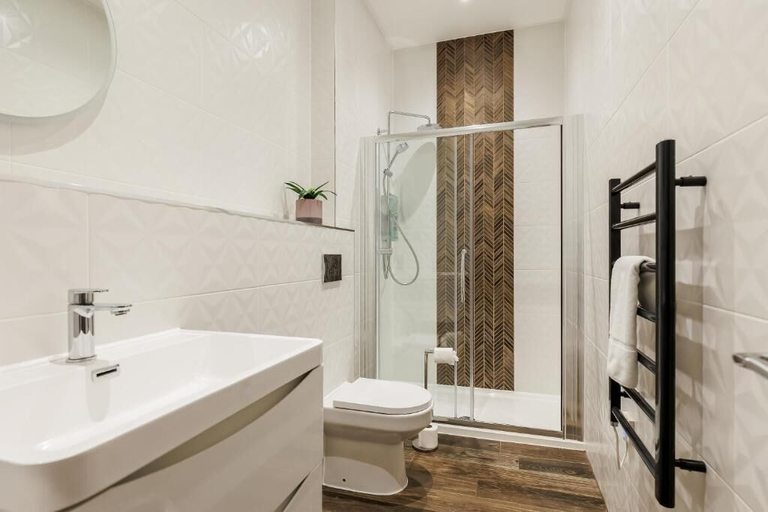 Bathroom 3, Tower House Apartments, Poole