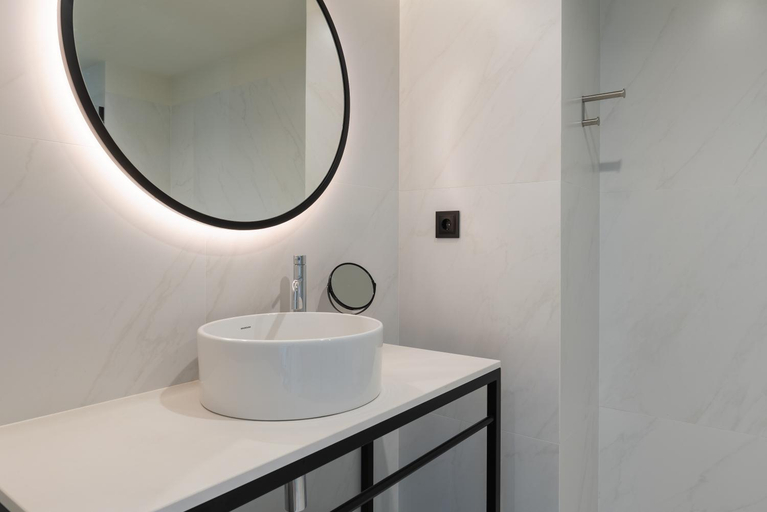 Bathroom 2, Porto Prime Apartments by HostWise, Porto
