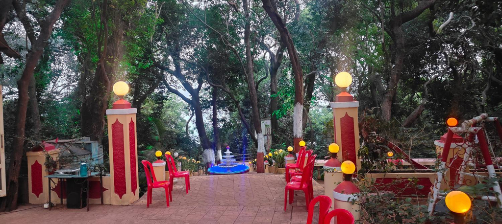 Others 5, The Wayside Inn, Raigarh