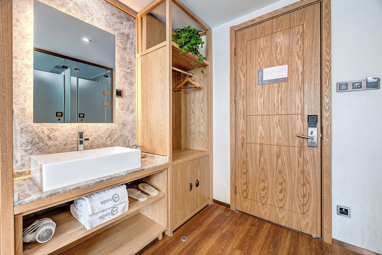 Bathroom 4, Happy Dragon Saga Hotel, Beijing