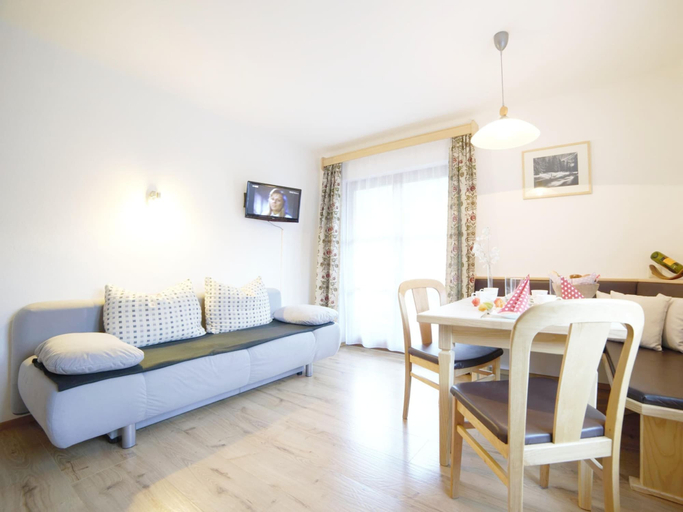 Others 4, Apartment in Flachau With Mountain Views, Sankt Johann im Pongau