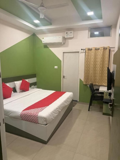 Room 3, Hotel SR, Indore