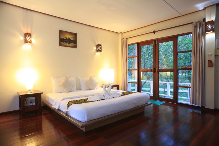 Bedroom 3, Barn Talaepu Resort, Khlong Yai