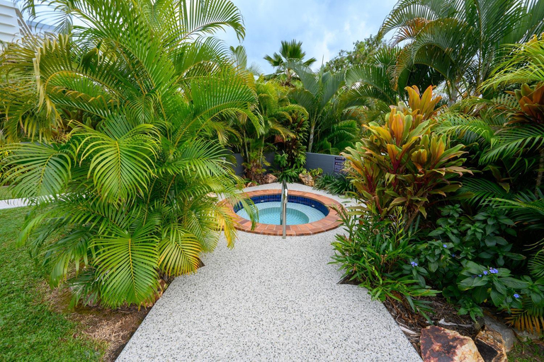 Sport & Beauty 2, Beach Lodges, Whitsunday
