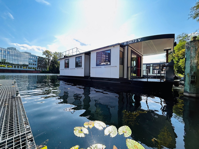 Primary image, Schwimmendes Ferienhaus in Berlin, Berlin