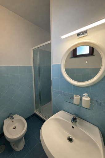 Bathroom 3, Villa Rosmary, Napoli