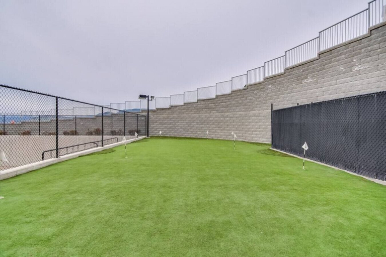 Sport court 4, Bright 1 Bdrm at Amenity Rich Resort 102, Central Okanagan