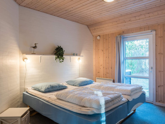 Bedroom 2, 4 Star Holiday Home in Norre Nebel, Varde