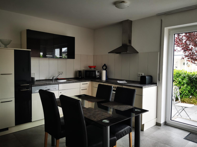 2, Casa Friedolin Privatzimmer mit eigenem Bad & Zugang zu Kuche und Wohnzimmer, Bodenseekreis