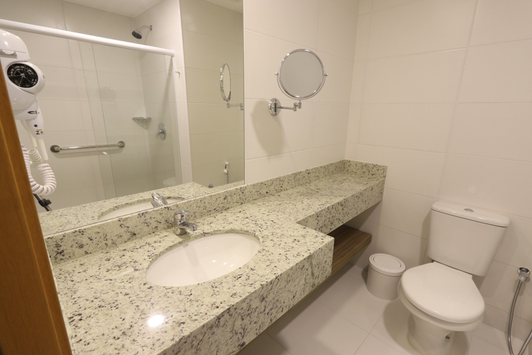 Bathroom 3, Promenade Soho Campos Hotel, Campos