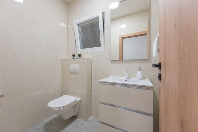 Bathroom 3, Holiday Oasis With Hydromassage Pool, Kaštela