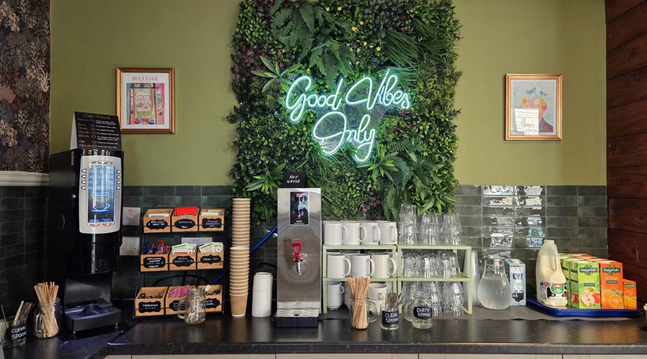 Food & Drinks 4, Park Hotel & Apartments, Kingston upon Hull