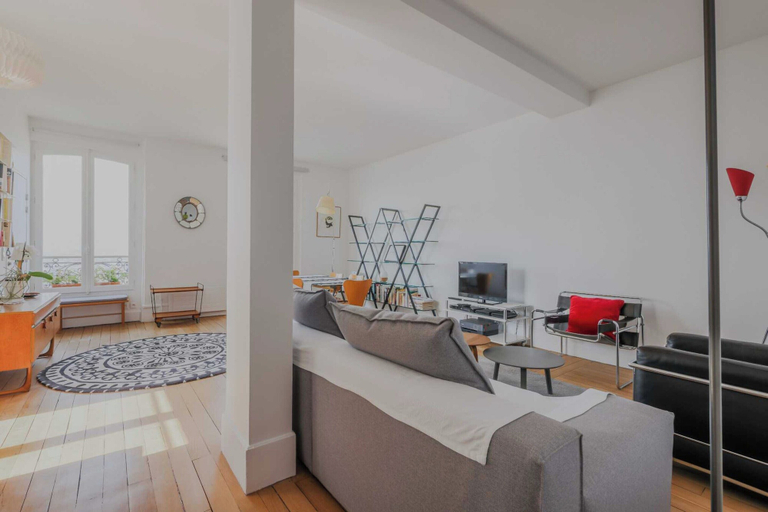 Living area 2, Magnificent Apartment- 2br/4p- Near Sacre-coeur, Paris
