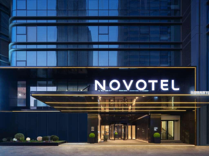 Entrance 4, Novotel Dalian Zhongshan Square, Dalian