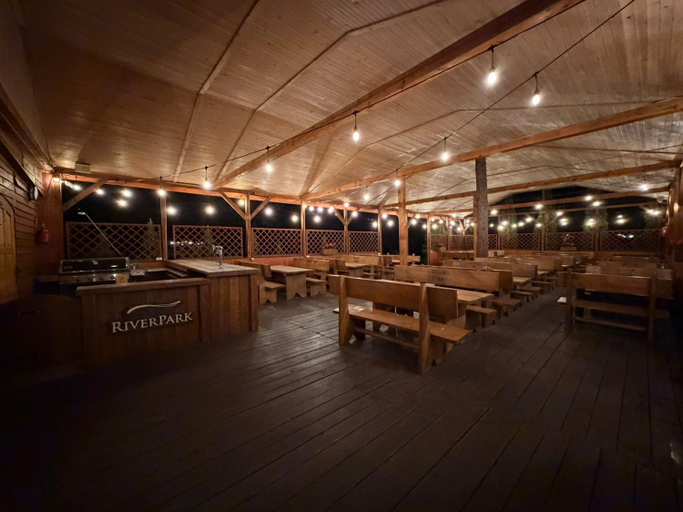 Food & Drinks 4, River Park, Chrzanów