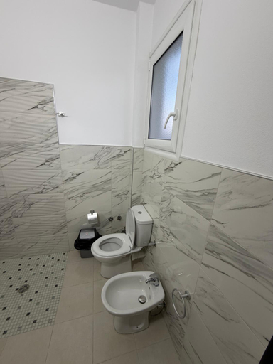 Bathroom 4, Vila Kokoneshi, Lushnjës