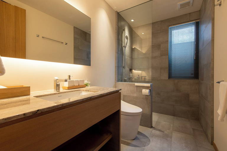 Bathroom 3, Shion, Kutchan