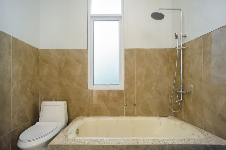 Bathroom 3, RedDoorz Plus JIB Hotel Lampung, Bandar Lampung