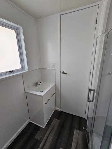 Bathroom 2, Rockfield Motel, Waitakere